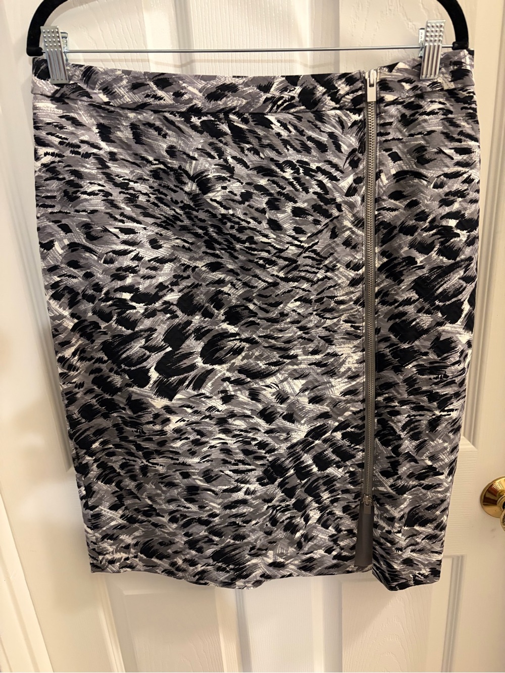 Talbots Black and Gray Animal-Print Pencil Skirt with Side Zip